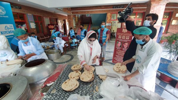 2021 04 24 – H.E Raheela Khan Sponsors 1500 Daily Iftaar Meals During Ramadan 2021