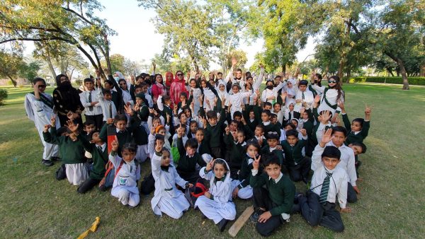 2021 11 14 – H.E RAHEELA KHAN Organizes OUTDOOR PICNIC for Inner Voice Children – Islamabad